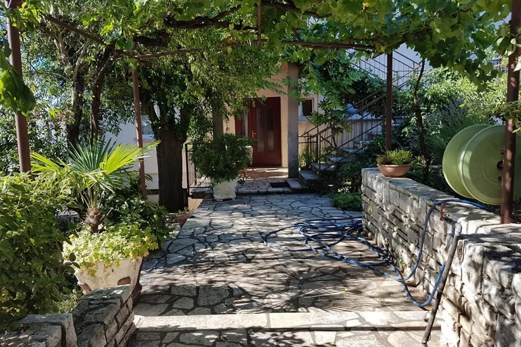 Mediterranean Chill And Grill Apartment Pula