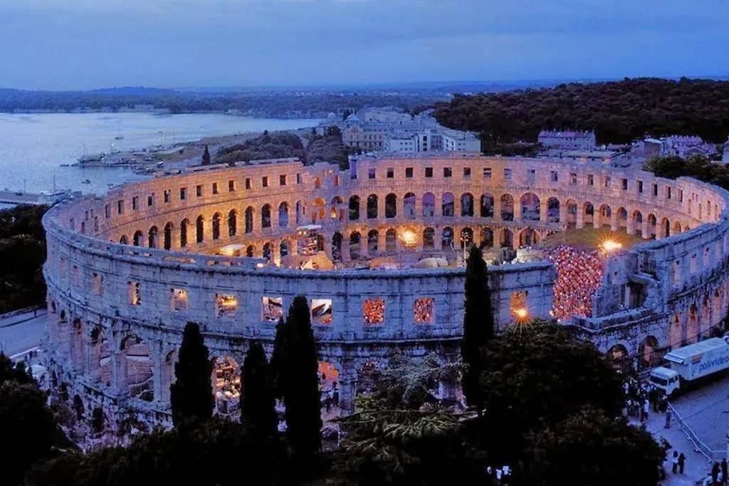 Mediterranean Chill And Grill Apartment Pula 0*,