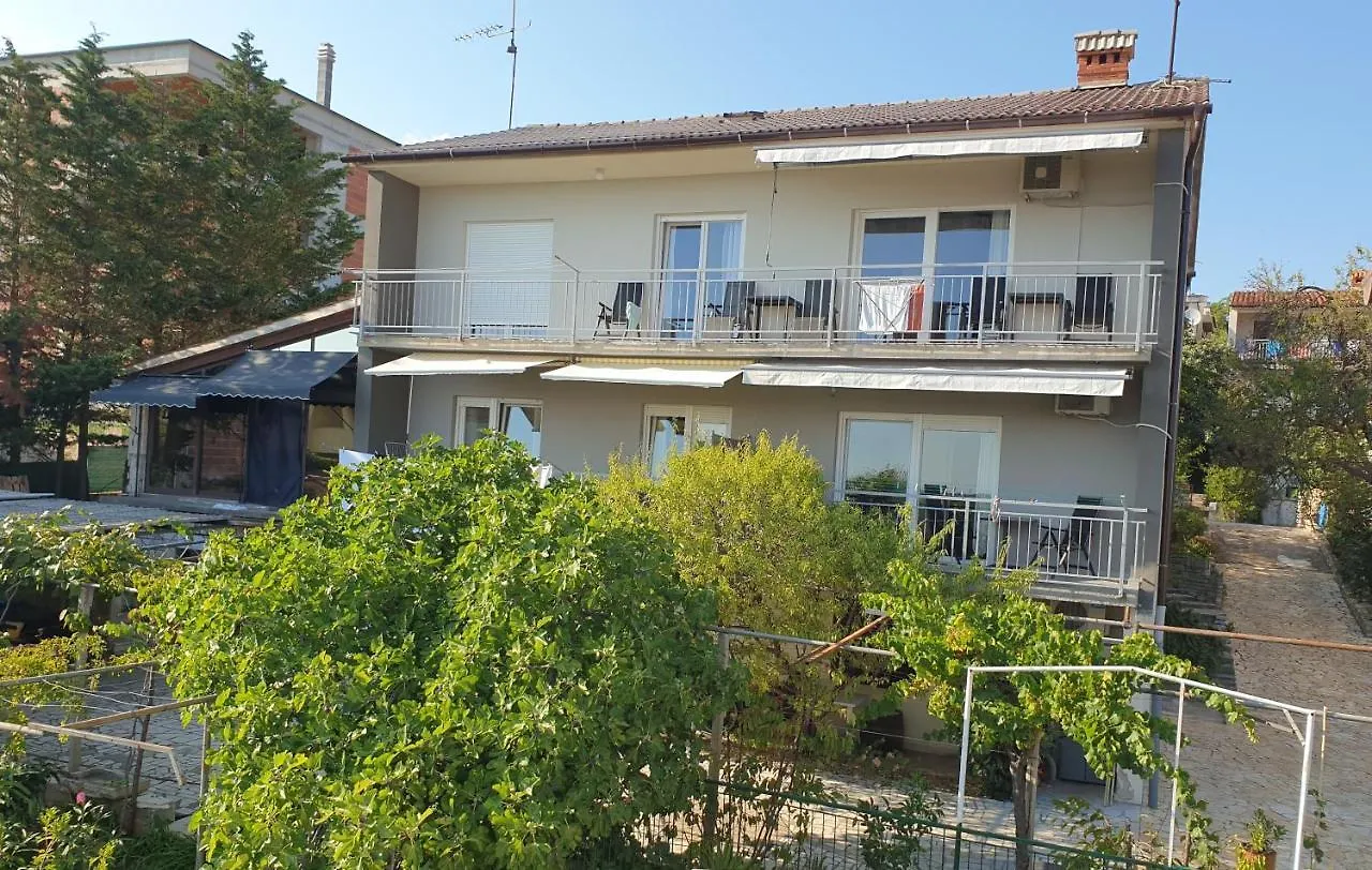 Mediterranean Chill And Grill Apartment Pula